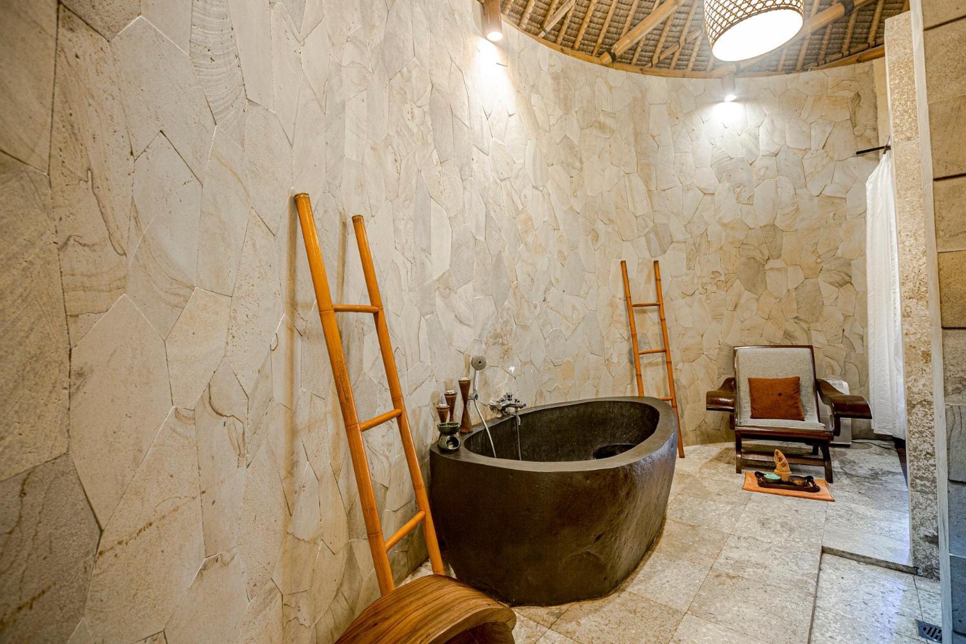 Munduk Moding Plantation Nature Resort Exterior foto Bathroom at the resort