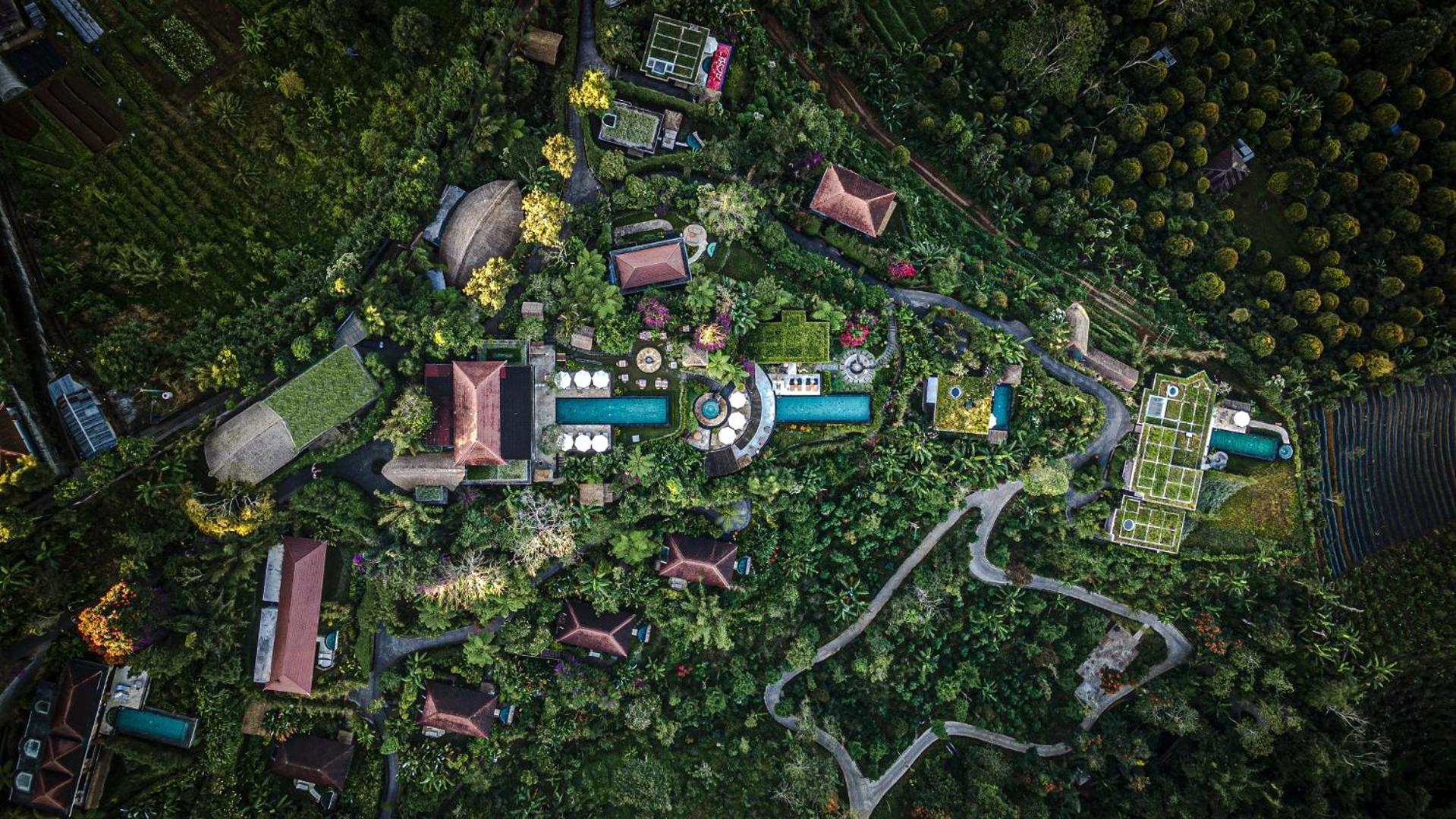 Munduk Moding Plantation Nature Resort Exterior foto Aerial view of the village