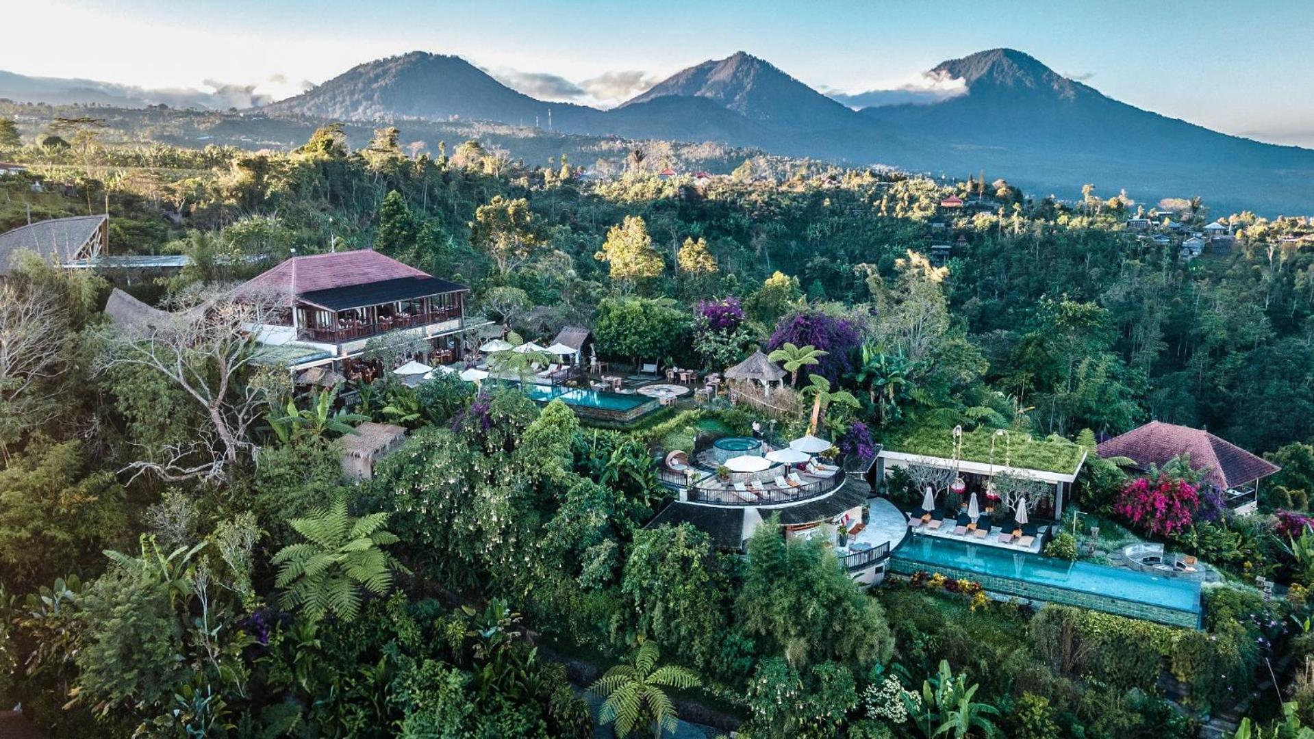 Munduk Moding Plantation Nature Resort Exterior foto The resort's main pool